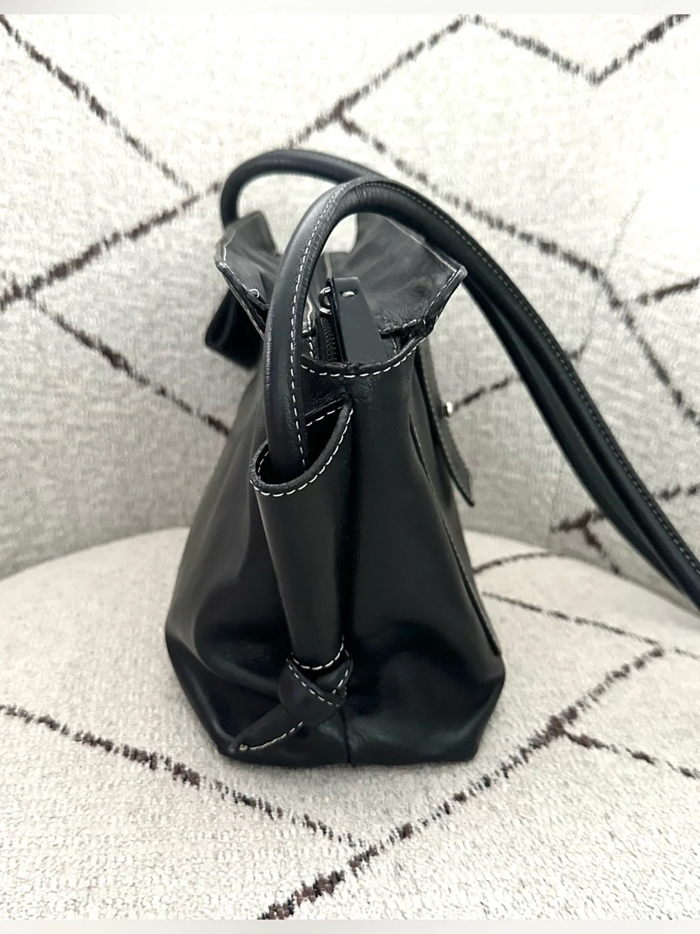 Les Copains Made in Italy Black Genuine Leather Crossbody White Stitching